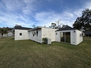 6899 Jefferson Blvd in Groves, TX - Building Photo - Building Photo