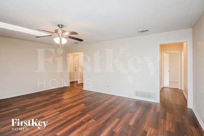 8513 Crestview Dr in North Richland Hills, TX - Building Photo - Building Photo
