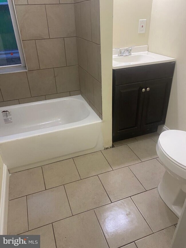 437 E Lorraine Ave photo'