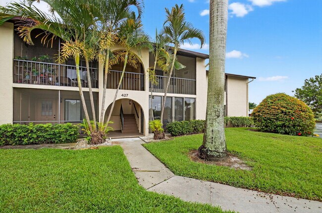 427 Pine Glen Ln in Greenacres, FL - Building Photo - Building Photo