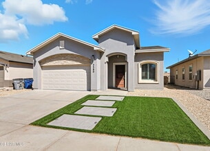 3380 David Palacio Dr in El Paso, TX - Building Photo - Building Photo