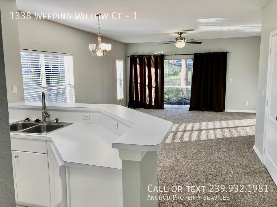 1338 Weeping Willow Ct in Cape Coral, FL - Building Photo