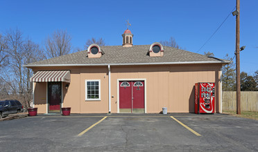 Corby Grove Apartments in St. Joseph, MO - Building Photo - Building Photo