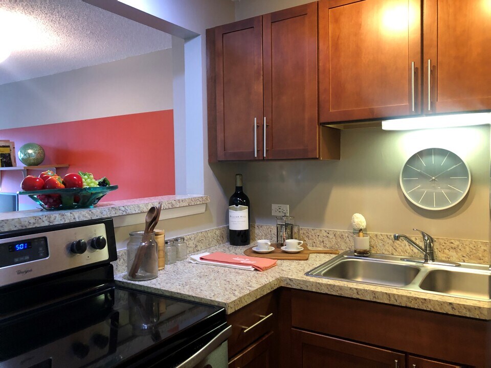 680 N Lake Shore Dr, Unit 2307 in Chicago, IL - Building Photo