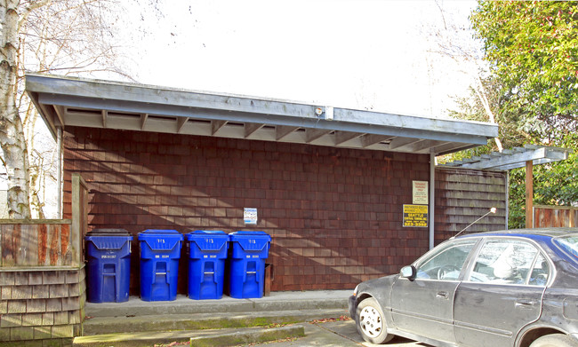 Birchwood Apartments in Seattle, WA - Foto de edificio - Building Photo