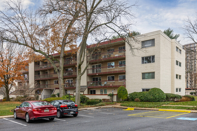 West Spring in Bethesda, MD - Building Photo - Building Photo