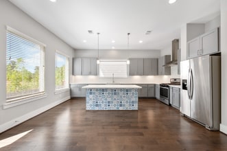 6015 Yale Garden Ln in Houston, TX - Building Photo - Building Photo