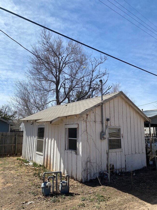 2412 24th St in Lubbock, TX - Building Photo - Building Photo