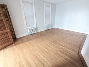 2412 New York Ave, Unit #3 in Union City, NJ - Foto de edificio - Building Photo