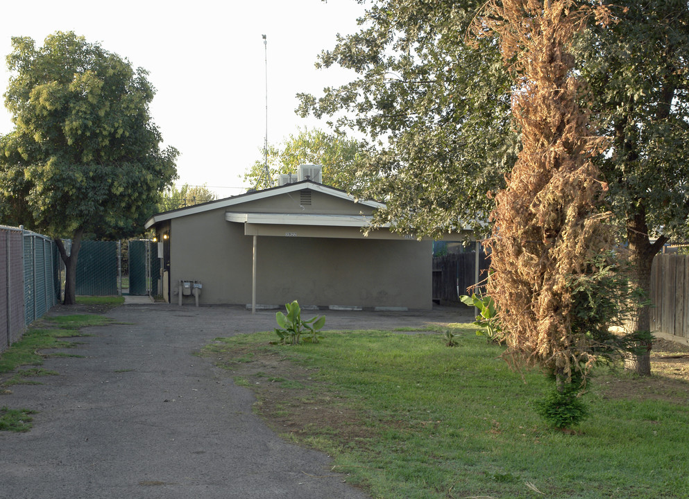 3924 Laurite Ave in Fresno, CA - Building Photo