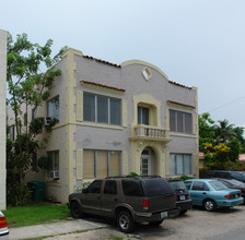 324 Mendoza Ave in Miami, FL - Building Photo - Building Photo