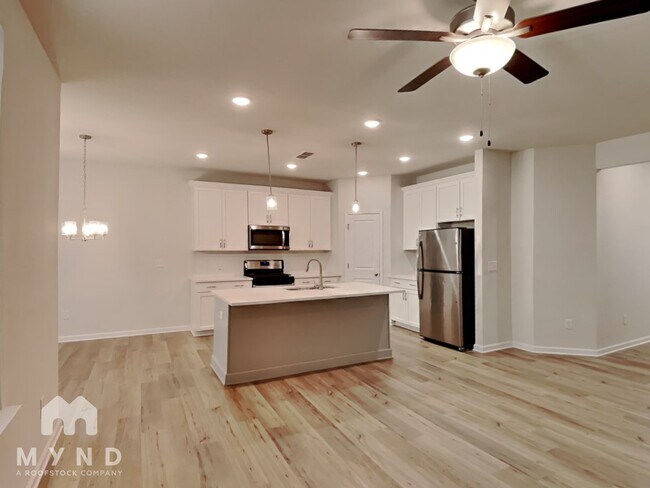 757 Riverwood Pass in Dallas, GA - Foto de edificio - Building Photo