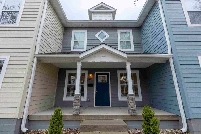 property at 812 Vincennes St