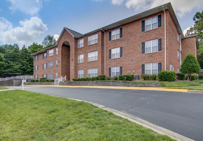 Swathmore Court Apartment Homes in High Point, NC - Building Photo - Building Photo