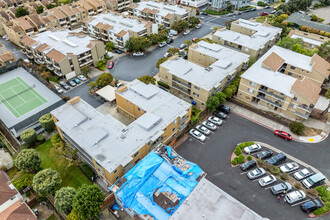 Willow and Grand Condominiums in South San Francisco, CA - Building Photo - Building Photo