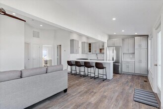 73 W Tiana Rd in Hampton Bays, NY - Building Photo - Building Photo