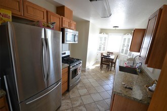 143 N Glenn Ave-Unit -D in Fresno, CA - Building Photo - Building Photo