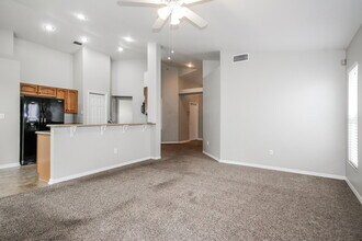 1922 Erin Brooke Dr in Valrico, FL - Building Photo - Building Photo