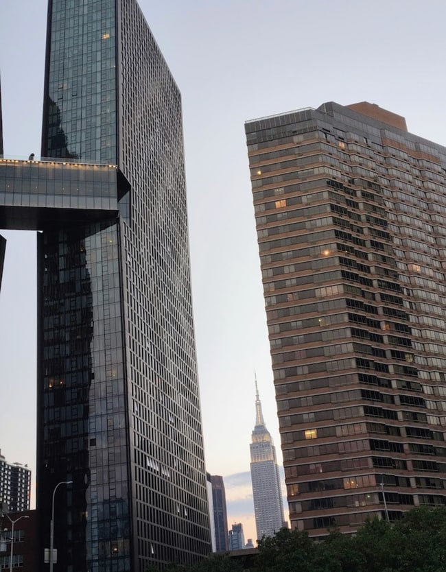 630 1st Ave, Unit Manhattan Place in New York, NY - Foto de edificio - Building Photo