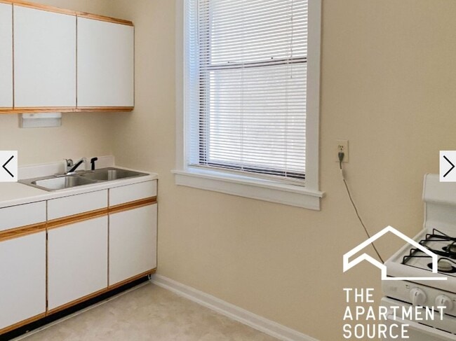 2882 N Clark St, Unit 2 in Chicago, IL - Building Photo - Building Photo