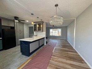 589 Lake Shore Dr in Parsippany Troy Hills, NJ - Building Photo - Building Photo