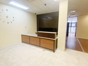 136-16 35th Ave in Queens, NY - Foto de edificio - Building Photo