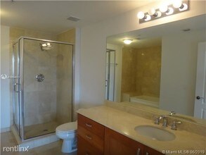 20 Calabria Ave-Unit -Apt 401B in Coral Gables, FL - Building Photo - Building Photo