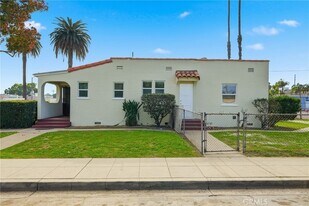 2641 Delta Ave in Long Beach, CA - Building Photo