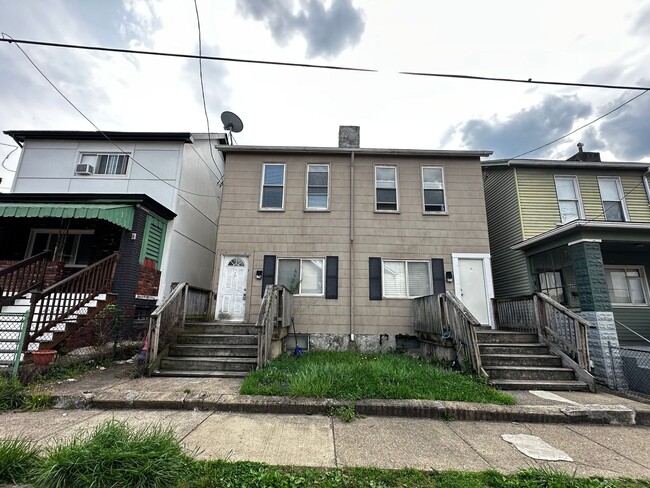 property at 919-921 Robinson St