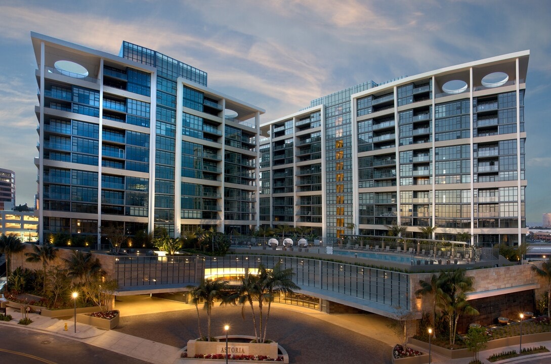 Astoria at Central Park West in Irvine, CA - Foto de edificio
