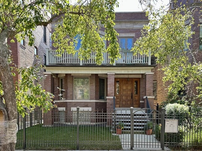 property at 1437 W Olive Ave