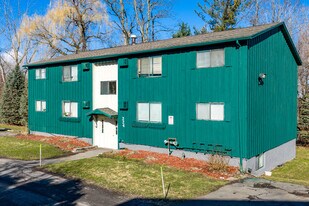 Valentine Gardens in Syracuse, NY - Building Photo