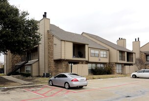 The Cedars Apartment in Mesquite, TX - Building Photo