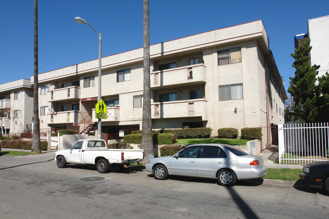 Eastwood Apartments in Van Nuys, CA - Building Photo