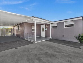 6661 Meade St in Hollywood, FL - Building Photo - Building Photo