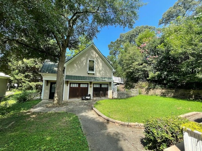 property at 1000 Longley Ave NW