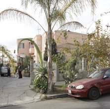 149 N Kenmore Ave in Los Angeles, CA - Foto de edificio - Building Photo