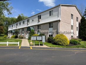 7253 Hills & Dales, Massillon in Massillon, OH - Building Photo - Building Photo