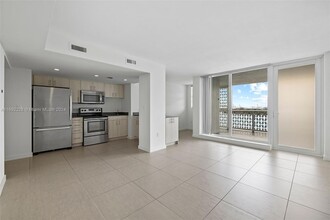 910 West Ave in Miami Beach, FL - Building Photo - Building Photo