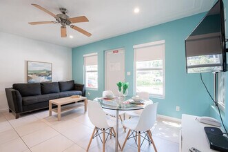 334 Oregon St in Hollywood, FL - Building Photo - Building Photo
