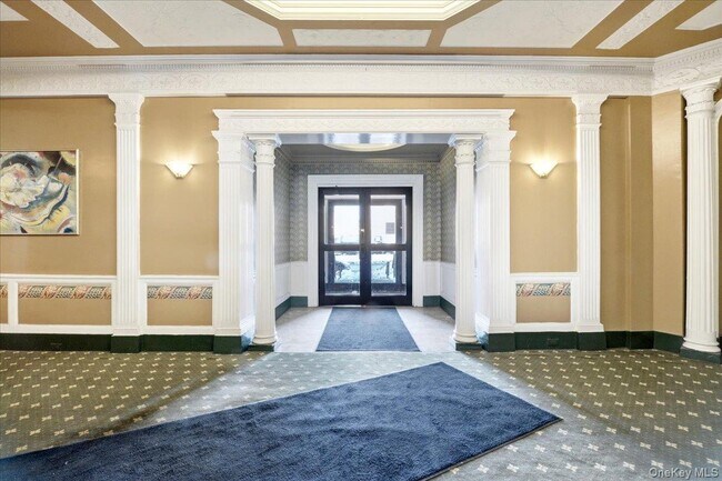 114-20 Queens Blvd in Queens, NY - Building Photo - Building Photo