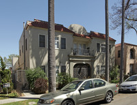 2014 Chestnut Ave in Long Beach, CA - Foto de edificio - Building Photo