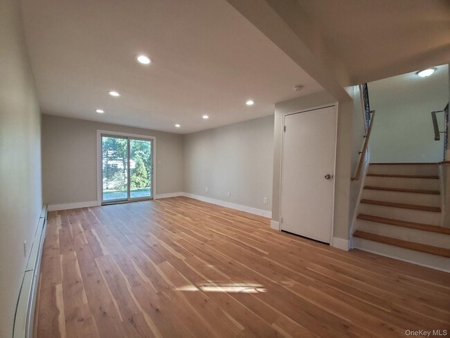 45 Rodney St in Port Jefferson Station, NY - Building Photo - Building Photo