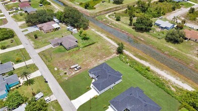 3706 16th St W in Lehigh Acres, FL - Building Photo - Building Photo