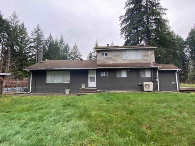 1115 Spruston Rd in Nanaimo, BC - Building Photo - Building Photo