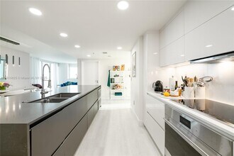 665 NE 25th St in Miami, FL - Building Photo - Building Photo