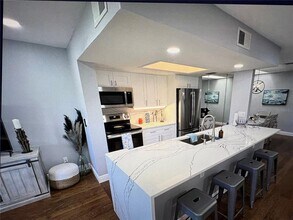 629 Garland Cir in Indian Rocks Beach, FL - Building Photo - Building Photo