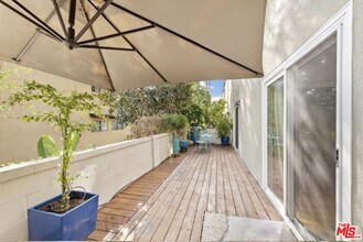 1570 Via Capri in Laguna Beach, CA - Building Photo - Building Photo