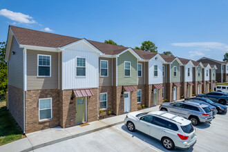 Clearsky Townhomes in Clarksville, TN - Foto de edificio - Building Photo