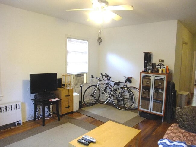 8404 Greenwood Ave in Takoma Park, MD - Building Photo - Building Photo